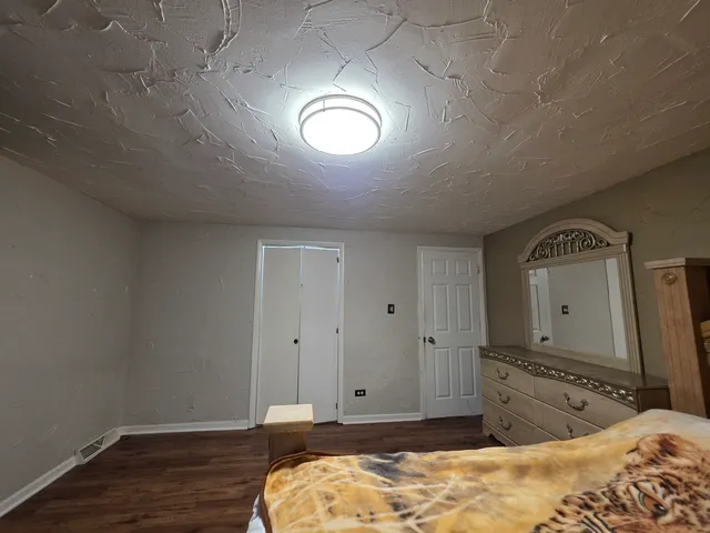 $359,900 | 10530 South 82nd Court, Palos Hills, IL 60465