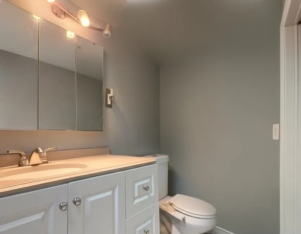 $359,900 | 10530 South 82nd Court, Palos Hills, IL 60465