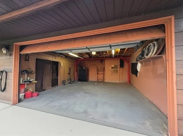 $359,900 | 10530 South 82nd Court, Palos Hills, IL 60465