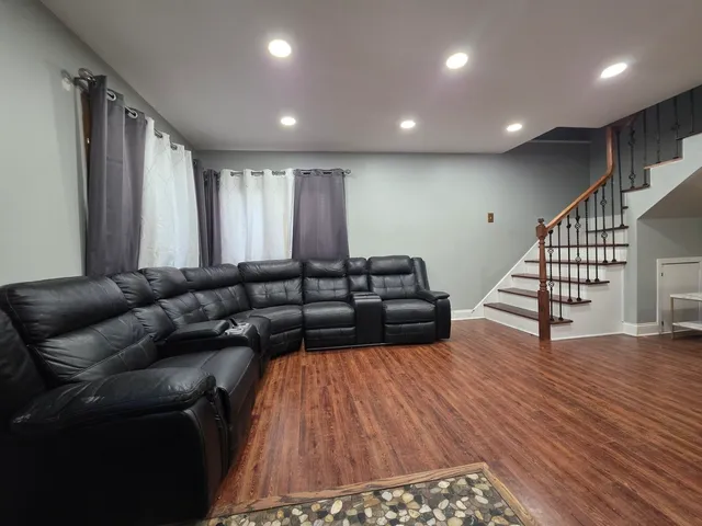 $359,900 | 10530 South 82nd Court, Palos Hills, IL 60465
