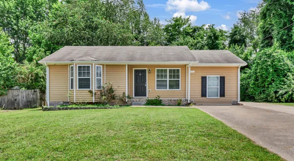 $210,000 | 946 Van Buren Avenue, Oak Grove, KY 42262