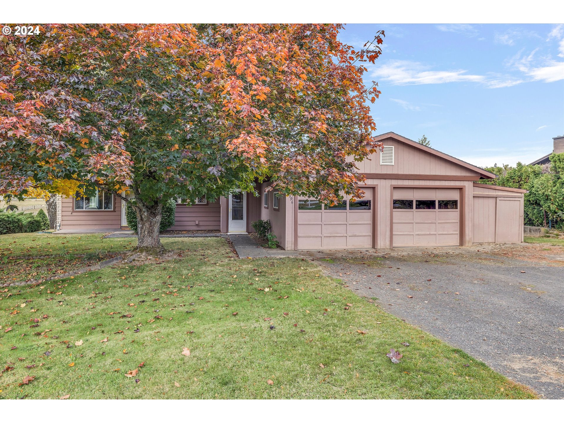 2996 Kusisto Road Hood River, OR 97031 - Photo 1 of 44 Gallery Image 1