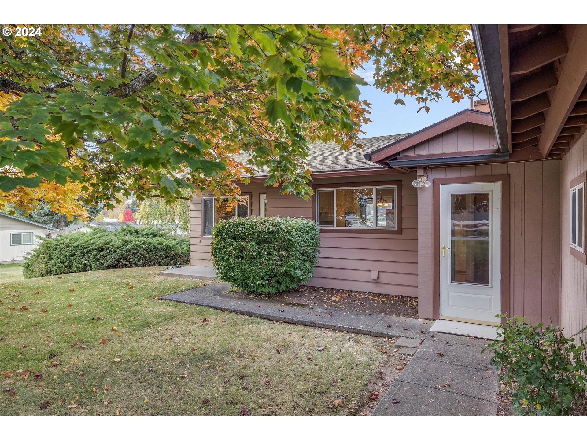 2996 Kusisto Road Hood River, OR 97031 - Photo 2 of 44 Gallery Image 2