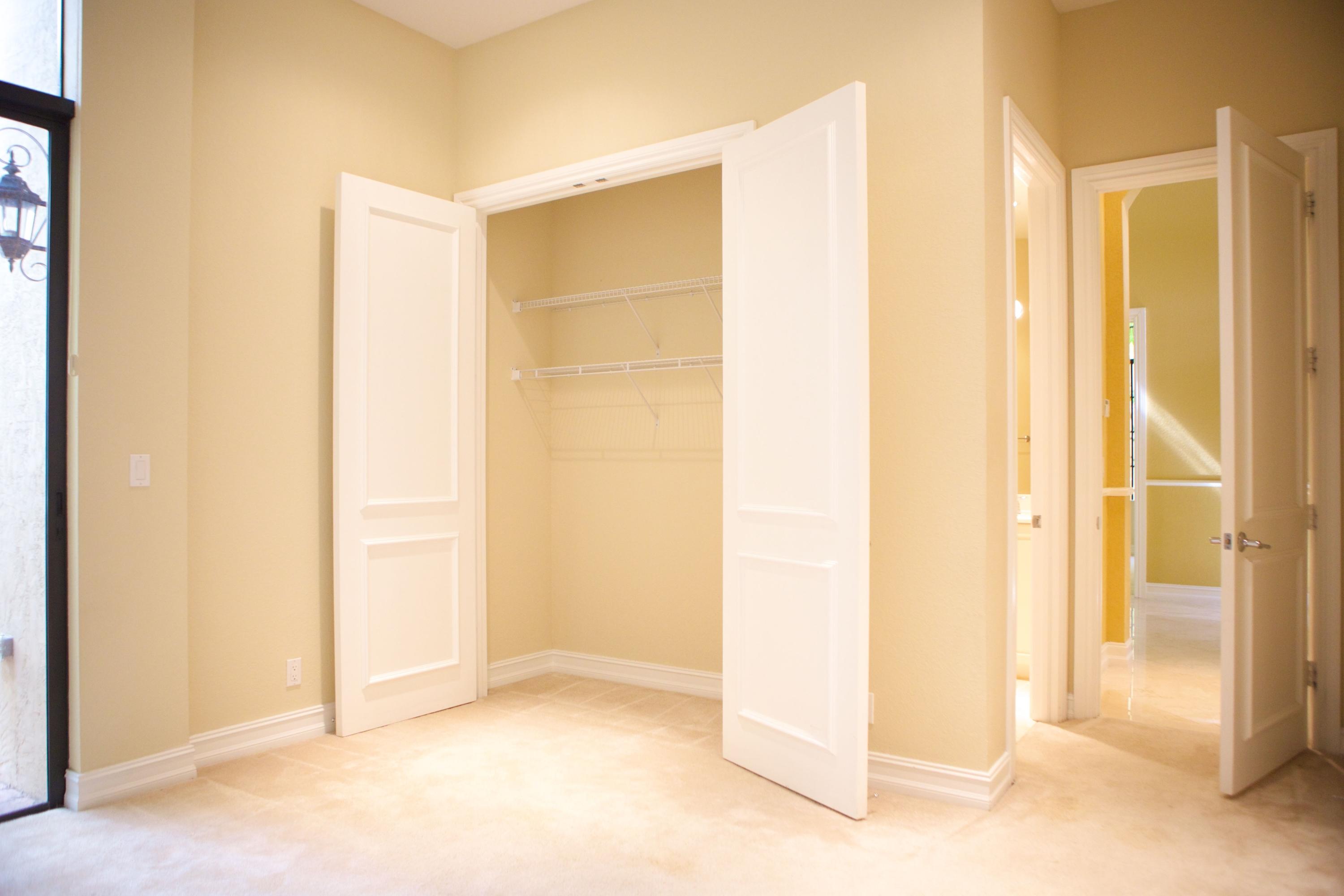 17995 Lake Azure Way Boca Raton, FL 33496 - Photo 21 of 61 Second bedroom with bathroom