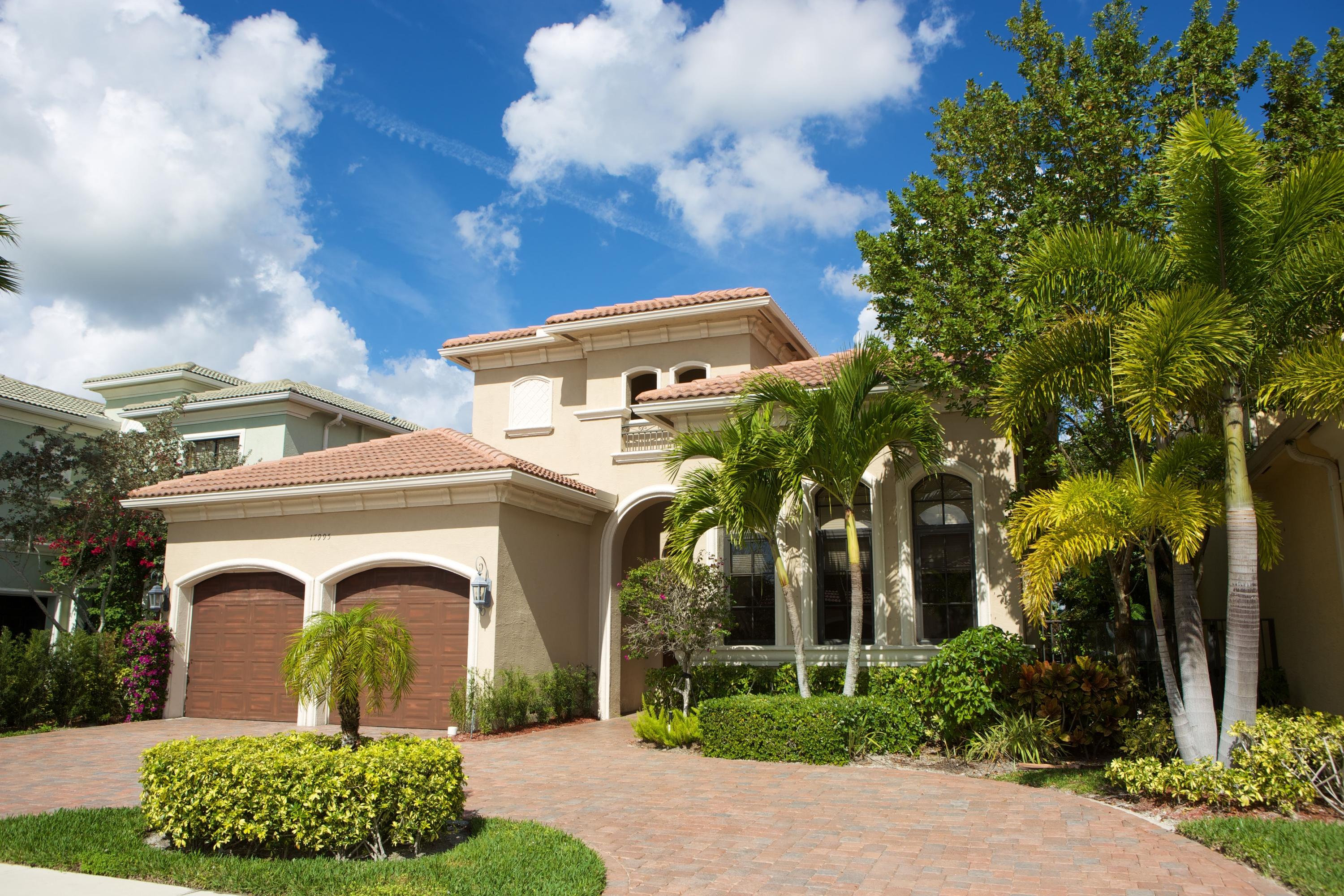 17995 Lake Azure Way Boca Raton, FL 33496 - Photo 4 of 61 Nice landscaping