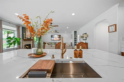 $850,000 | 112 Hobby Horse, Liberty Hill, TX 78642