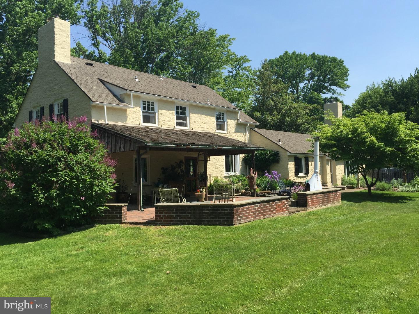 611 Manor Road Narberth, PA 19096 - Photo 2 of 24 Exterior Back