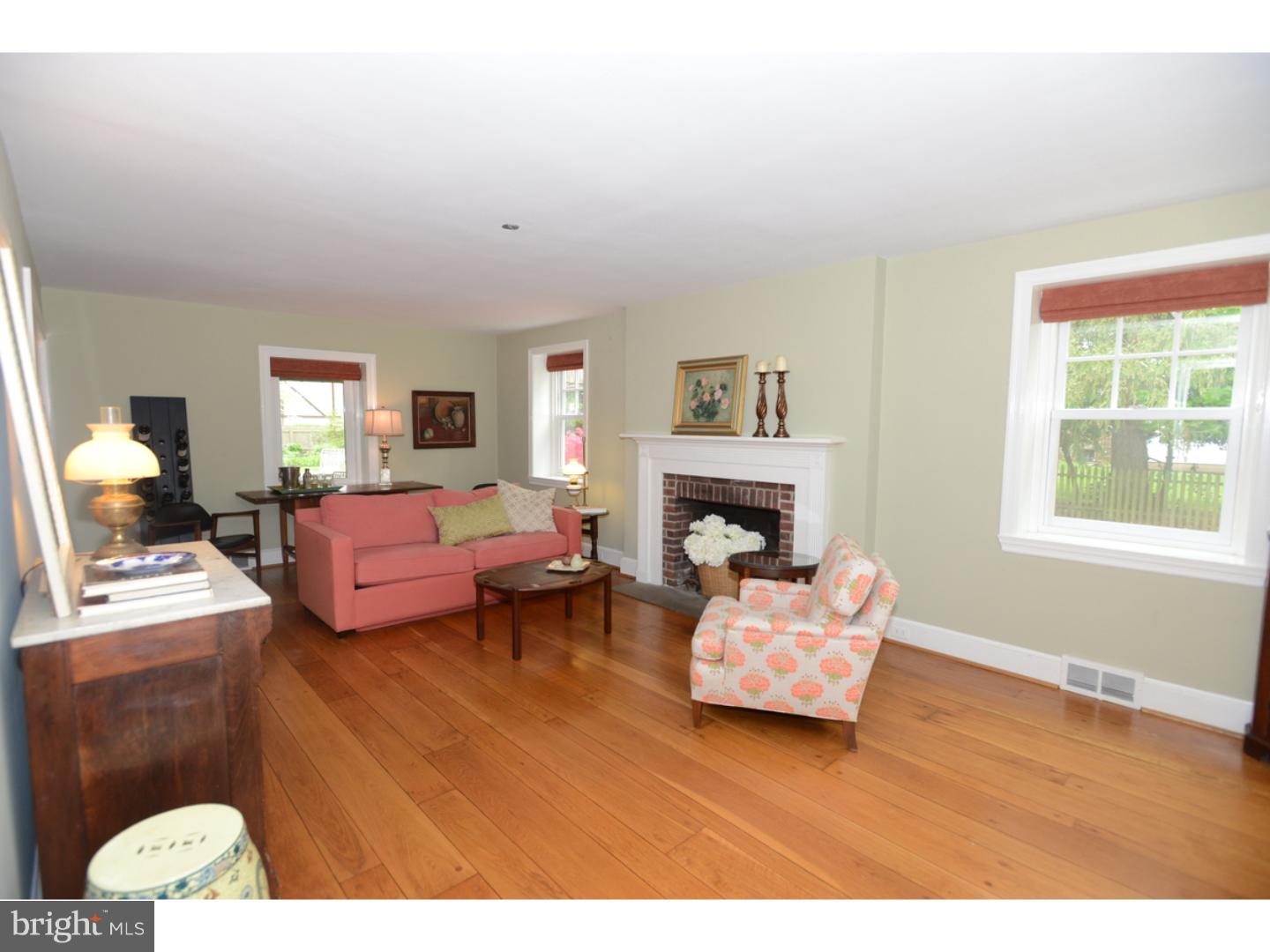611 Manor Road Narberth, PA 19096 - Photo 11 of 24 Living Room