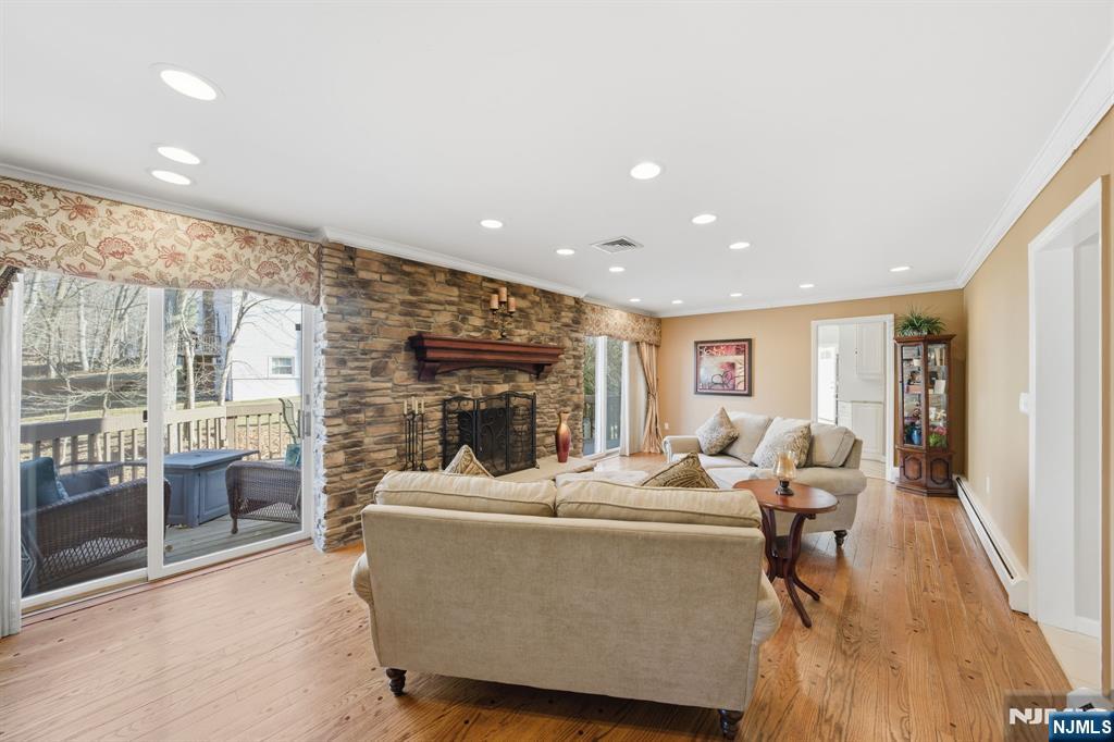 119 Herrick Road Wayne, NJ 07470 - Photo 11 of 47