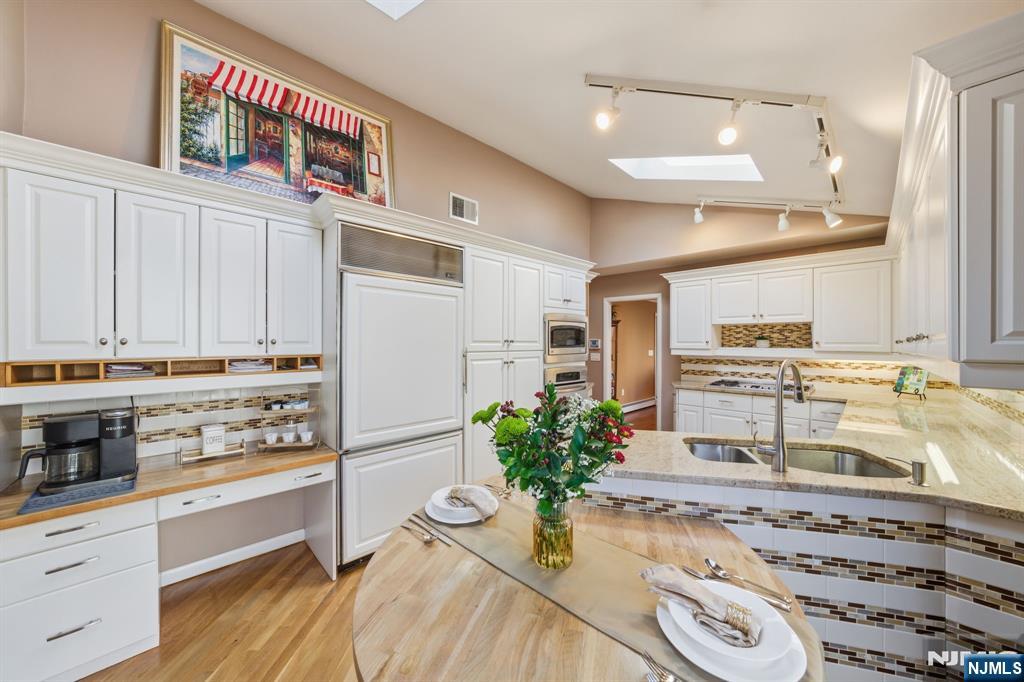 119 Herrick Road Wayne, NJ 07470 - Photo 17 of 47