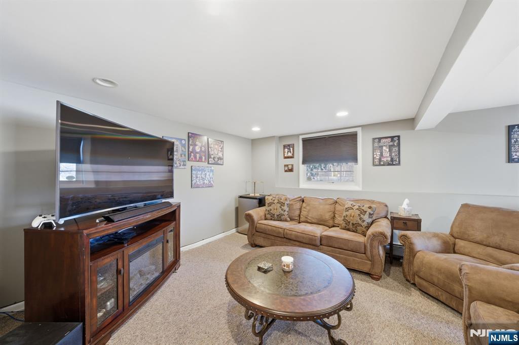 119 Herrick Road Wayne, NJ 07470 - Photo 21 of 47