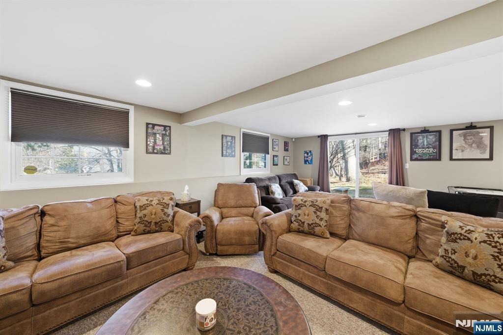 119 Herrick Road Wayne, NJ 07470 - Photo 22 of 47