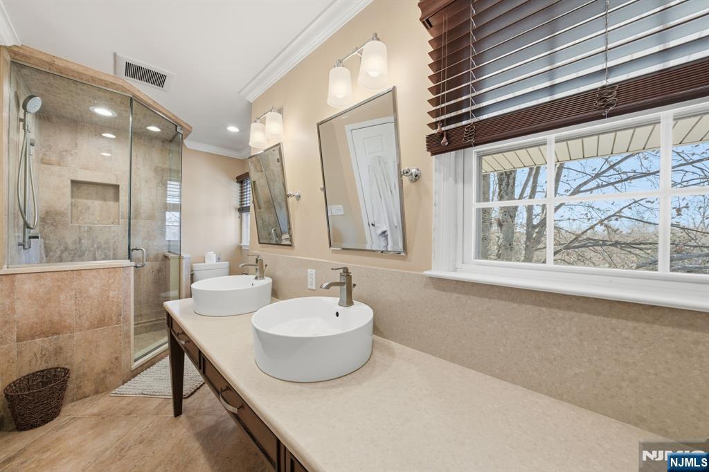 119 Herrick Road Wayne, NJ 07470 - Photo 34 of 47