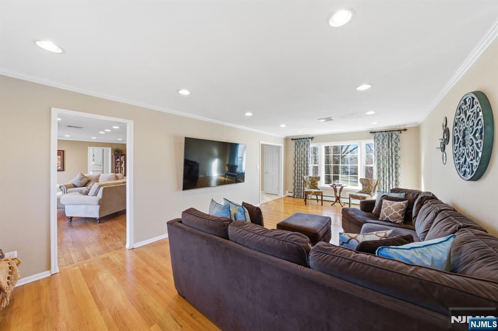 119 Herrick Road Wayne, NJ 07470 - Photo 10 of 47