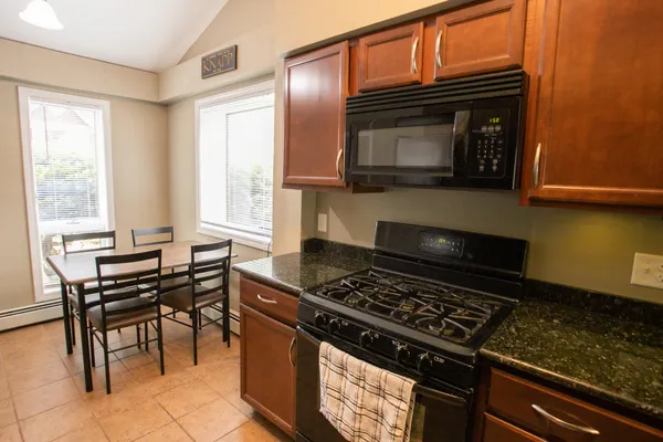 $189,900 | 10 Hubbard Farms Road, Unit 6, Orono, ME 04473