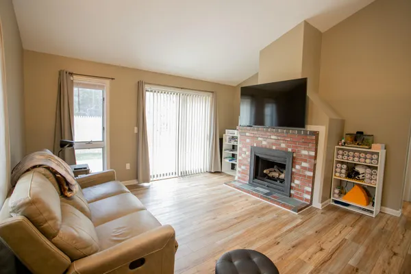 $189,900 | 10 Hubbard Farms Road, Unit 6, Orono, ME 04473