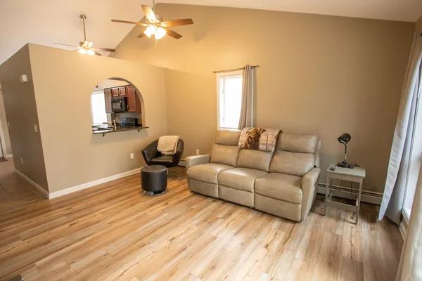 $189,900 | 10 Hubbard Farms Road, Unit 6, Orono, ME 04473