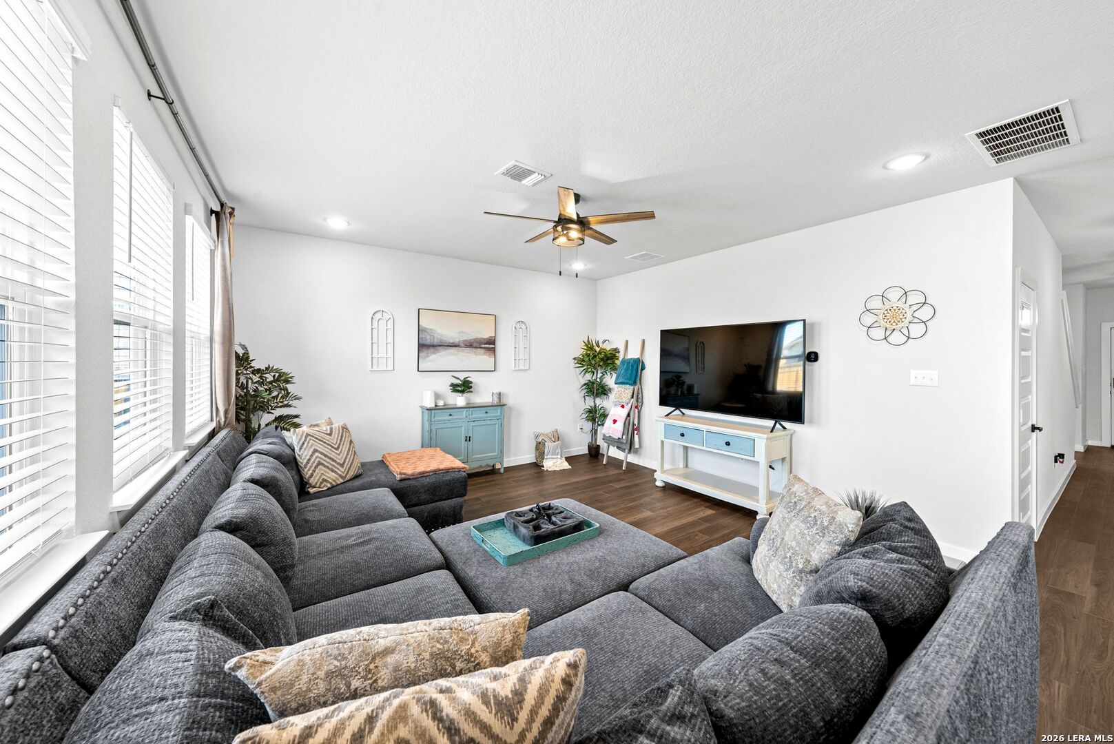 216 Brook Shadow Cibolo, TX 78108 - Photo 7 of 43