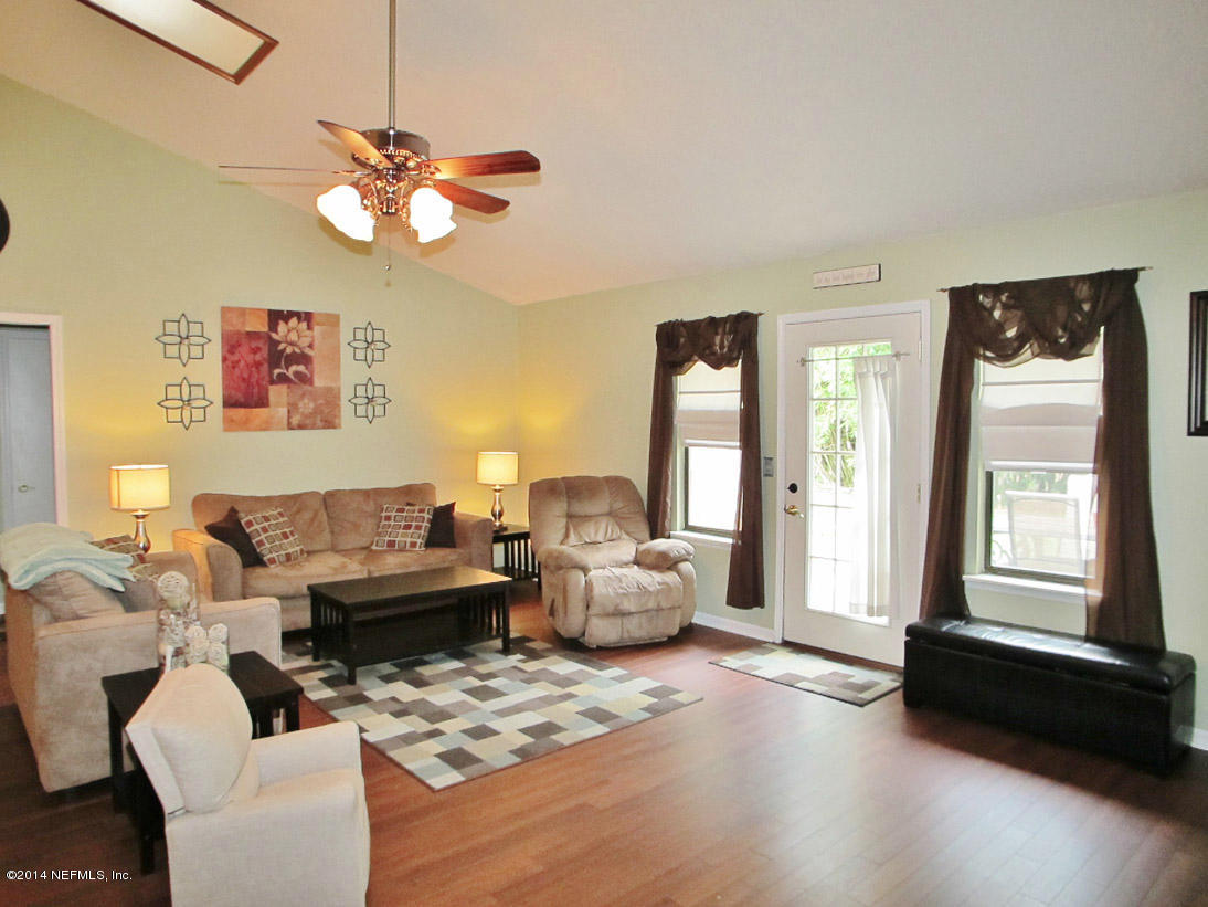 9958 Hawks Hollow Road Jacksonville, FL 32257 - Photo 13 of 22 Living Room View 2