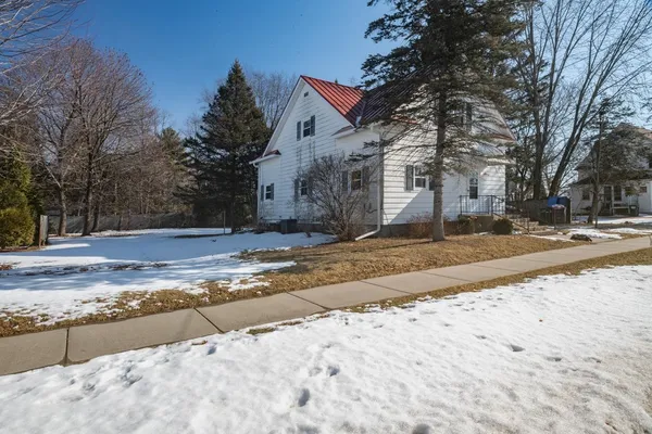$244,900 | 215 North Oxford Street, Wautoma, WI 54982