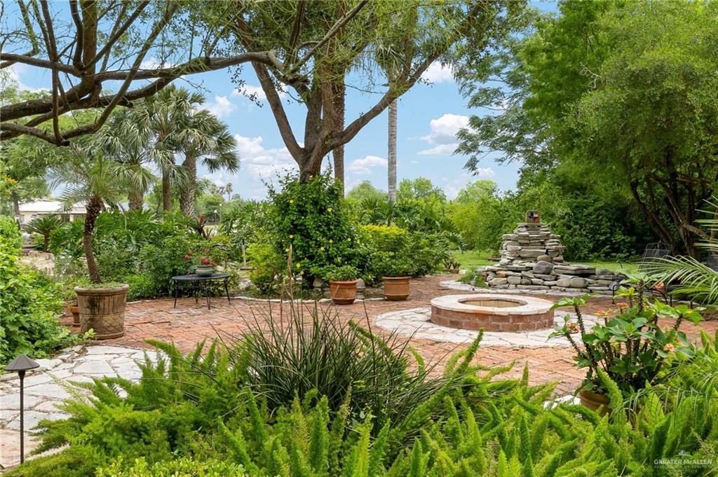 27603 Palo Verde Road San Benito, TX 78586 - Photo 37 of 45 a view of yard with green space