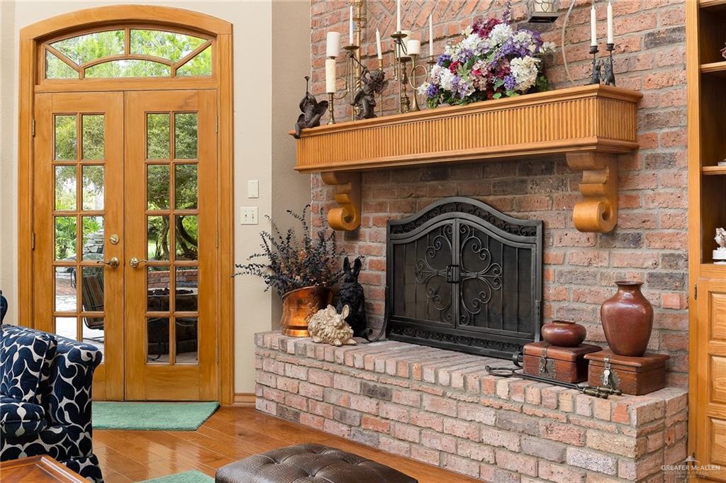 27603 Palo Verde Road San Benito, TX 78586 - Photo 10 of 45 a front view of a house with garden