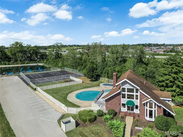 $199,900 | 136 Shirley Ridge Drive, Unit 136C, St. Charles, MO 63304