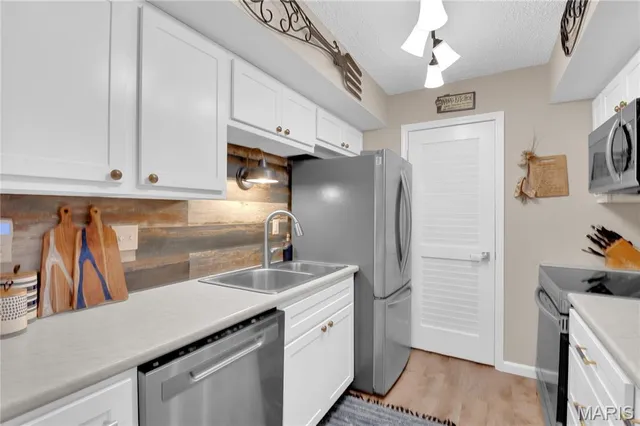 $199,900 | 136 Shirley Ridge Drive, Unit 136C, St. Charles, MO 63304