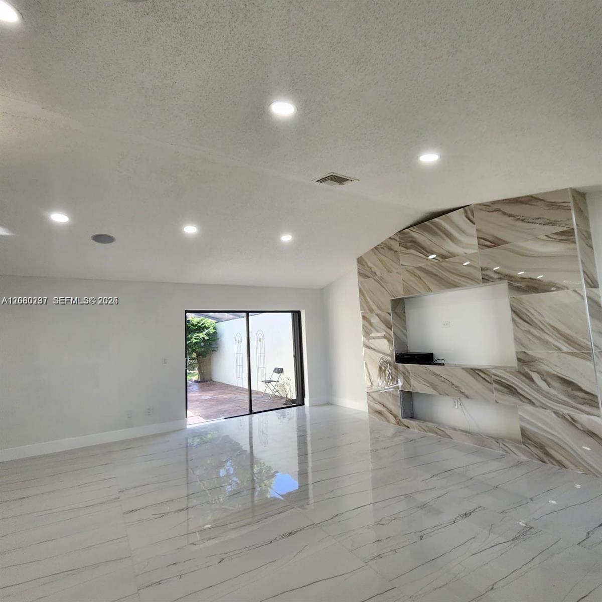 9088 Southwest 22nd Street, Unit E Boca Raton, FL 33428 - Photo 4 of 26 Gallery Image 4