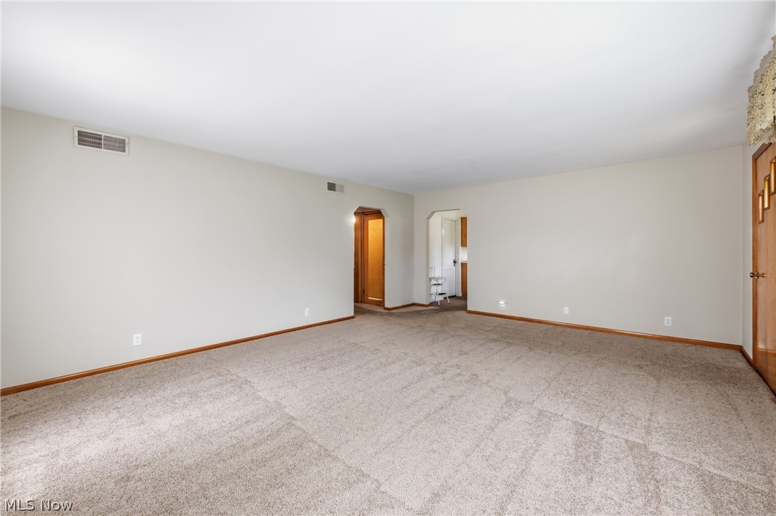 2325 North Road Warren, OH 44483 - Photo 5 of 50
