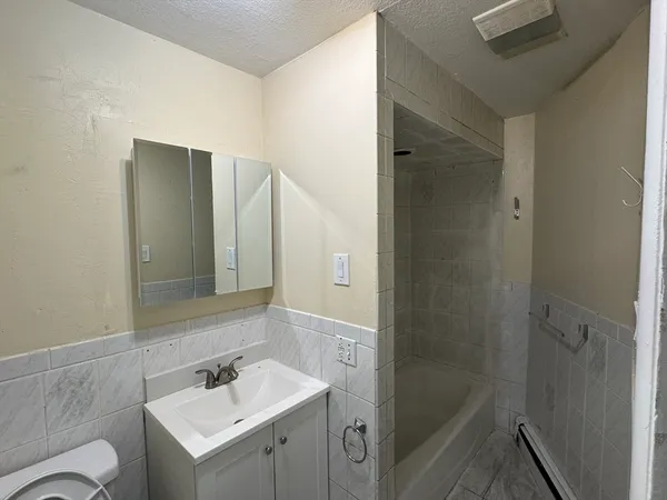 $2,800 | 44 School Street, Everett, MA 02149