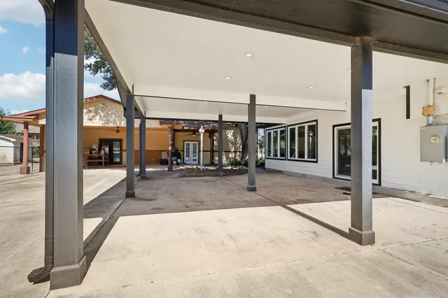 a view of parking area