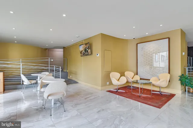 $215,000 | 3701 Connecticut Avenue Northwest, Unit 306, Washington, DC 20008