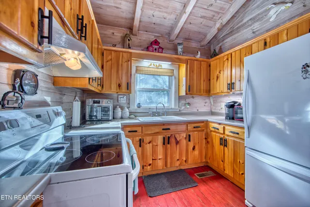 $445,000 | 210 Indian Rock Trail, Jamestown, TN 38556