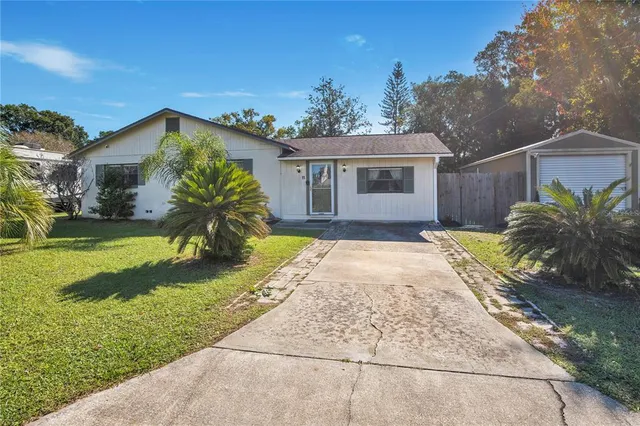 $289,900 | 11 Aster Drive, DeBary, FL 32713