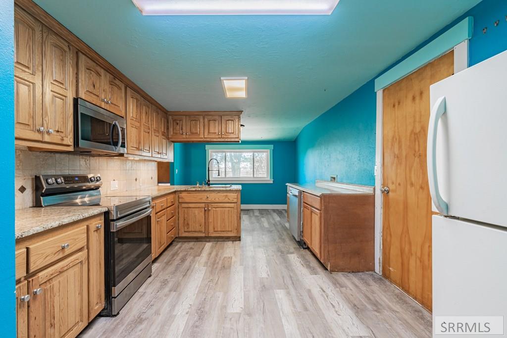 840 665 East Basalt, ID 83218 - Photo 7 of 16