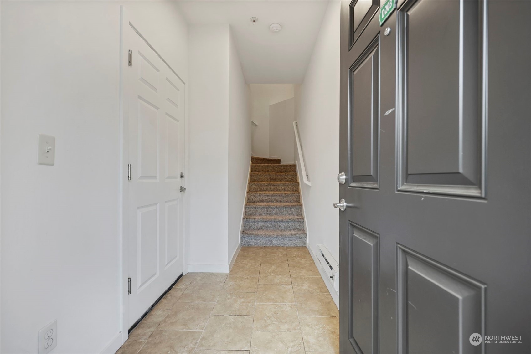 1900 Weaver Road, Unit D203 Snohomish, WA 98290 - Photo 4 of 22 Gallery Image 4