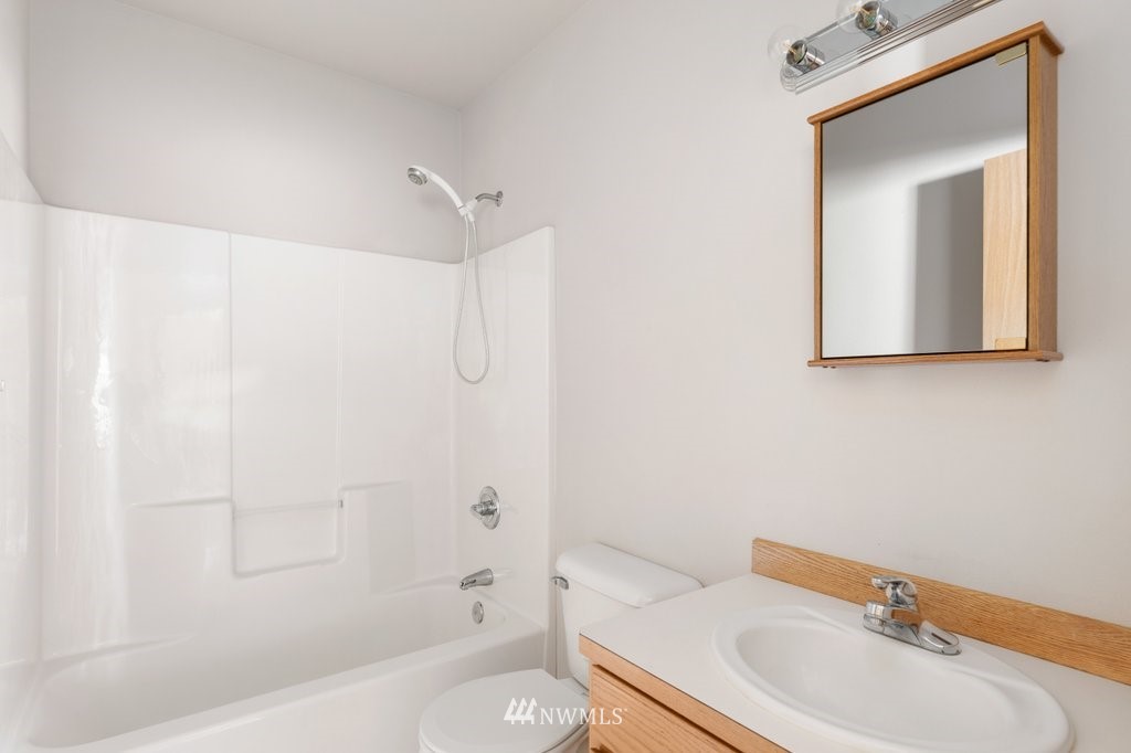 2285 Williams Road Oak Harbor, WA 98277 - Photo 15 of 23 Gallery Image 15