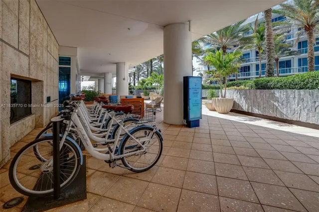 $5,500 | 6801 Collins Avenue, Unit 1415, Miami Beach, FL 33141