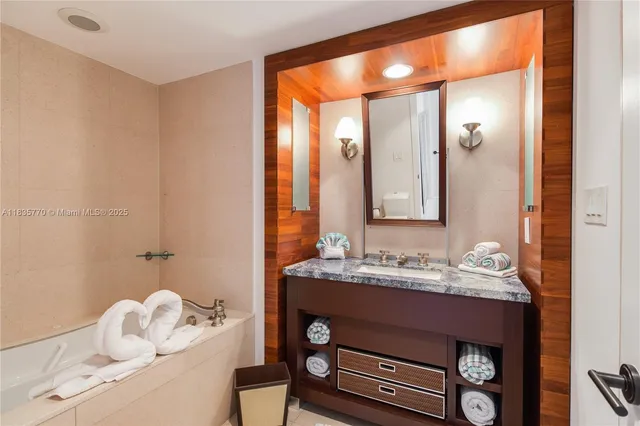 $5,500 | 6801 Collins Avenue, Unit 1415, Miami Beach, FL 33141