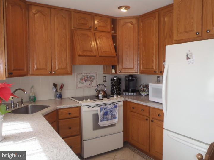 49 MacIntosh Road Levittown, PA 19056 - Photo 2 of 22 Gallery Image 2