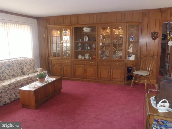 49 MacIntosh Road Levittown, PA 19056 - Photo 4 of 22 Gallery Image 4