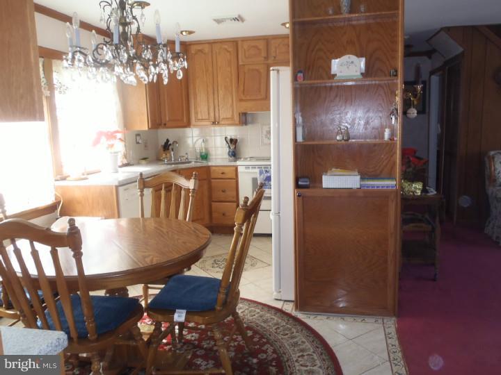 49 MacIntosh Road Levittown, PA 19056 - Photo 5 of 22 Gallery Image 5
