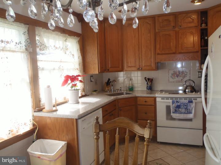 49 MacIntosh Road Levittown, PA 19056 - Photo 6 of 22 Gallery Image 6