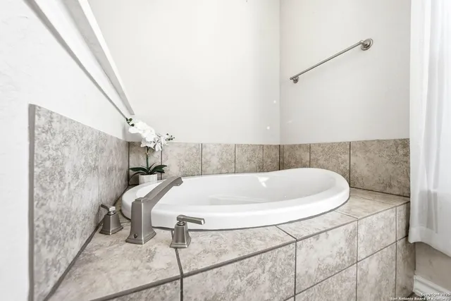 $499,000 | 30622 Horseshoe Path, Bulverde, TX 78163