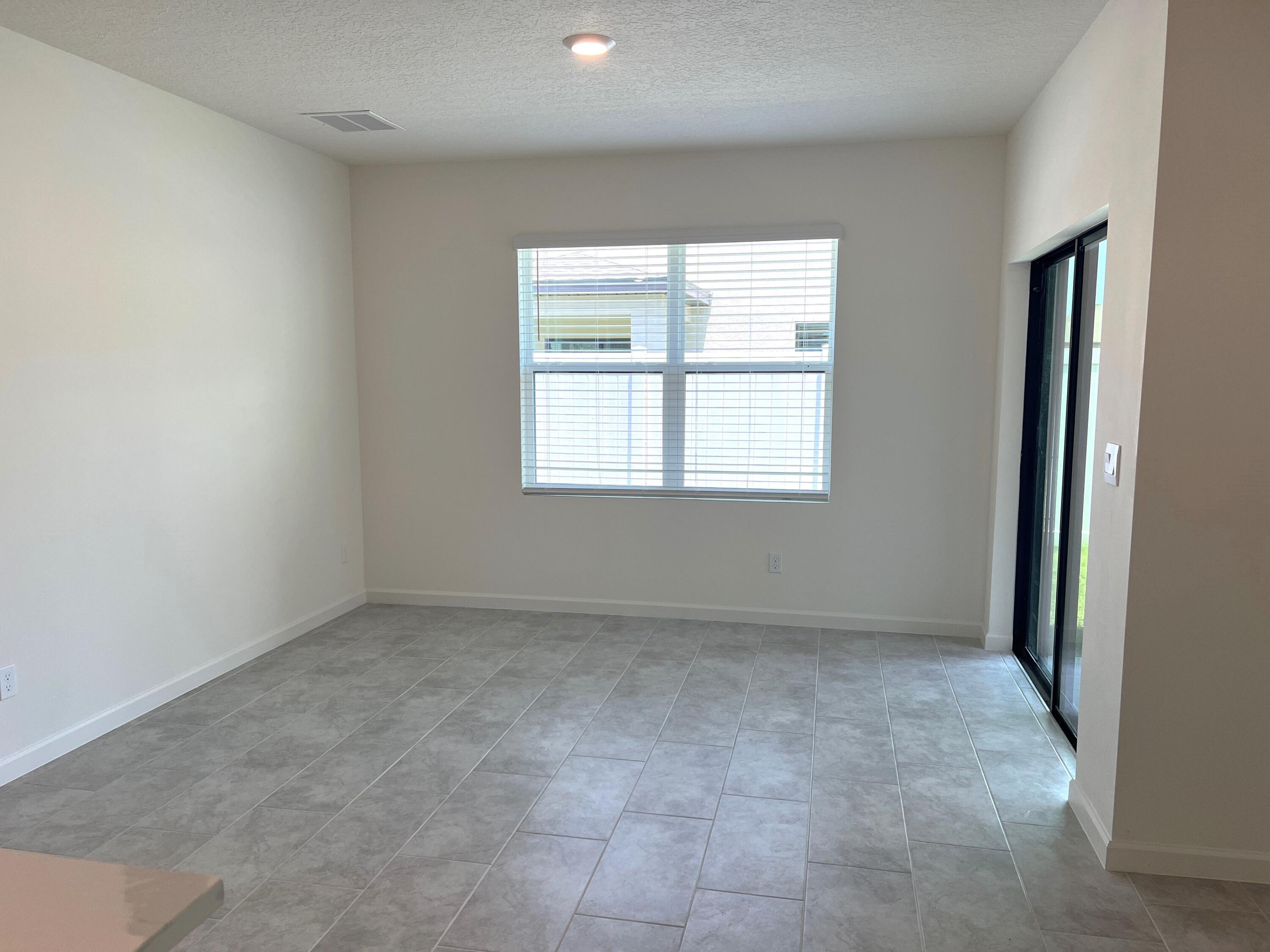 498 Seaspray Drive Fort Pierce, FL 34945 - Photo 14 of 38 Dining1
