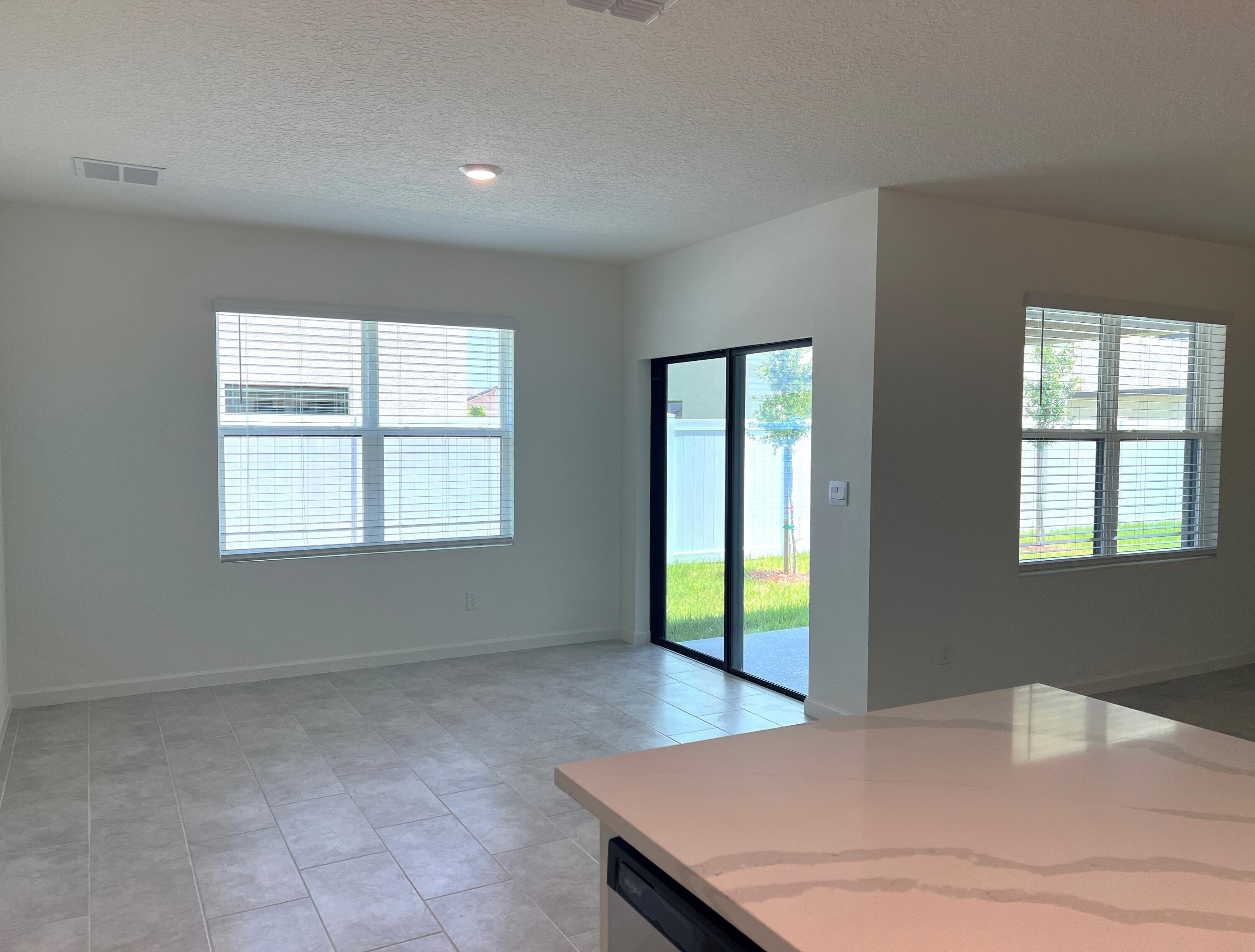 498 Seaspray Drive Fort Pierce, FL 34945 - Photo 16 of 38 Dining2