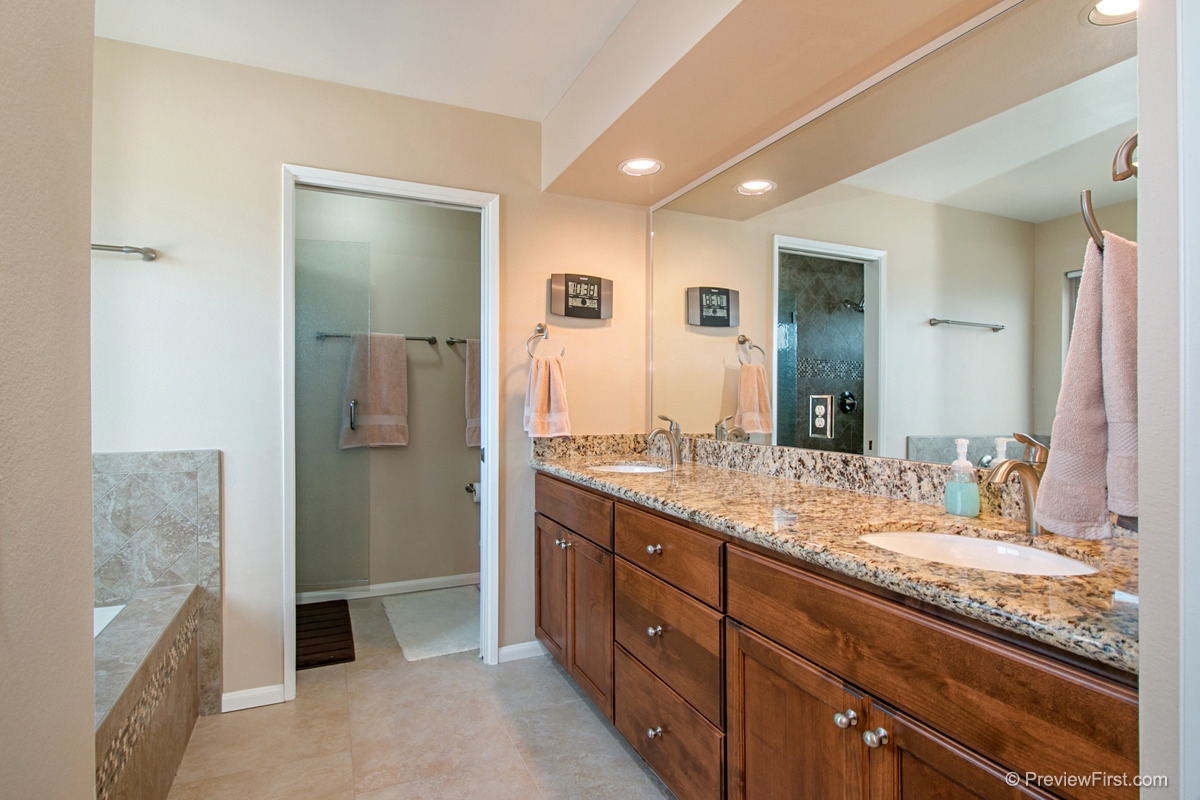 14713 Fieldview Way Poway, CA 92064 - Photo 16 of 25 Gallery Image 16