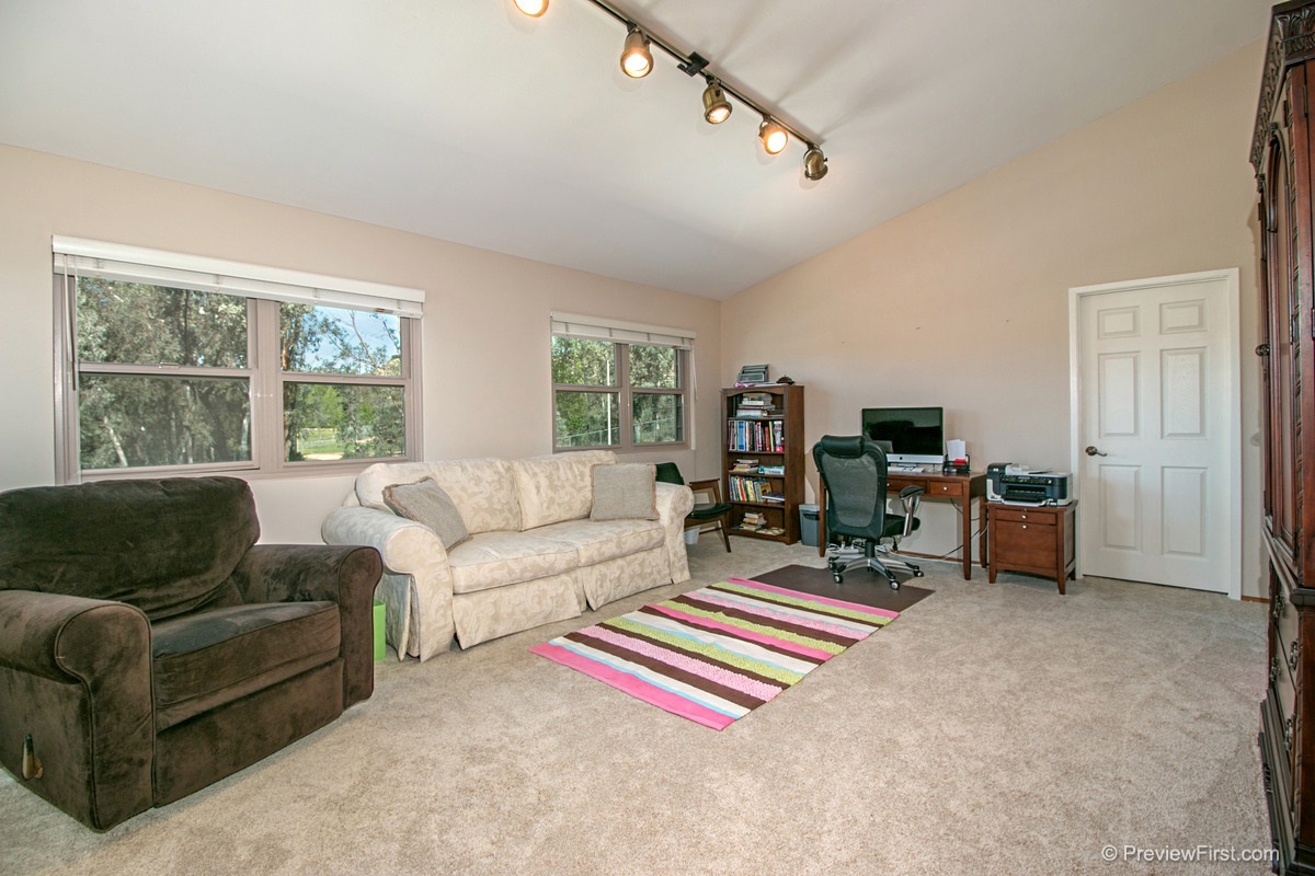 14713 Fieldview Way Poway, CA 92064 - Photo 20 of 25 Gallery Image 20