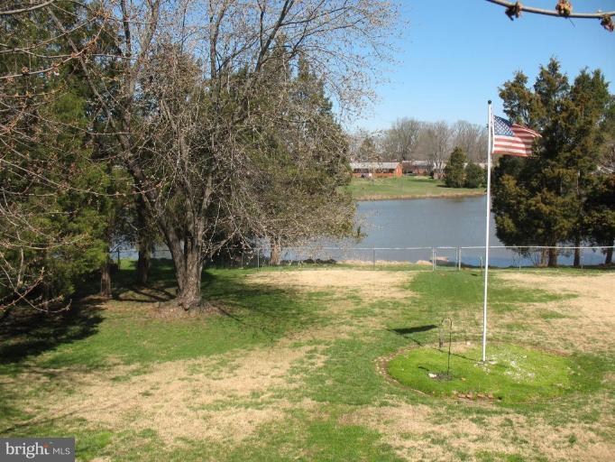 7811 Ontario Road Gainesville, VA 20155 - Photo 4 of 25 Lake View 3